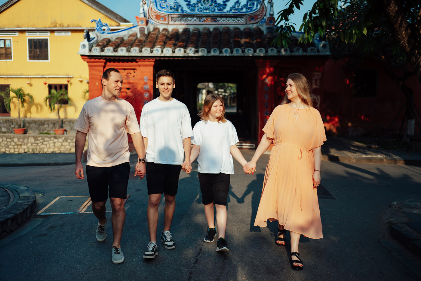 Cùng Nhau Dạo Bước Qua Hội An