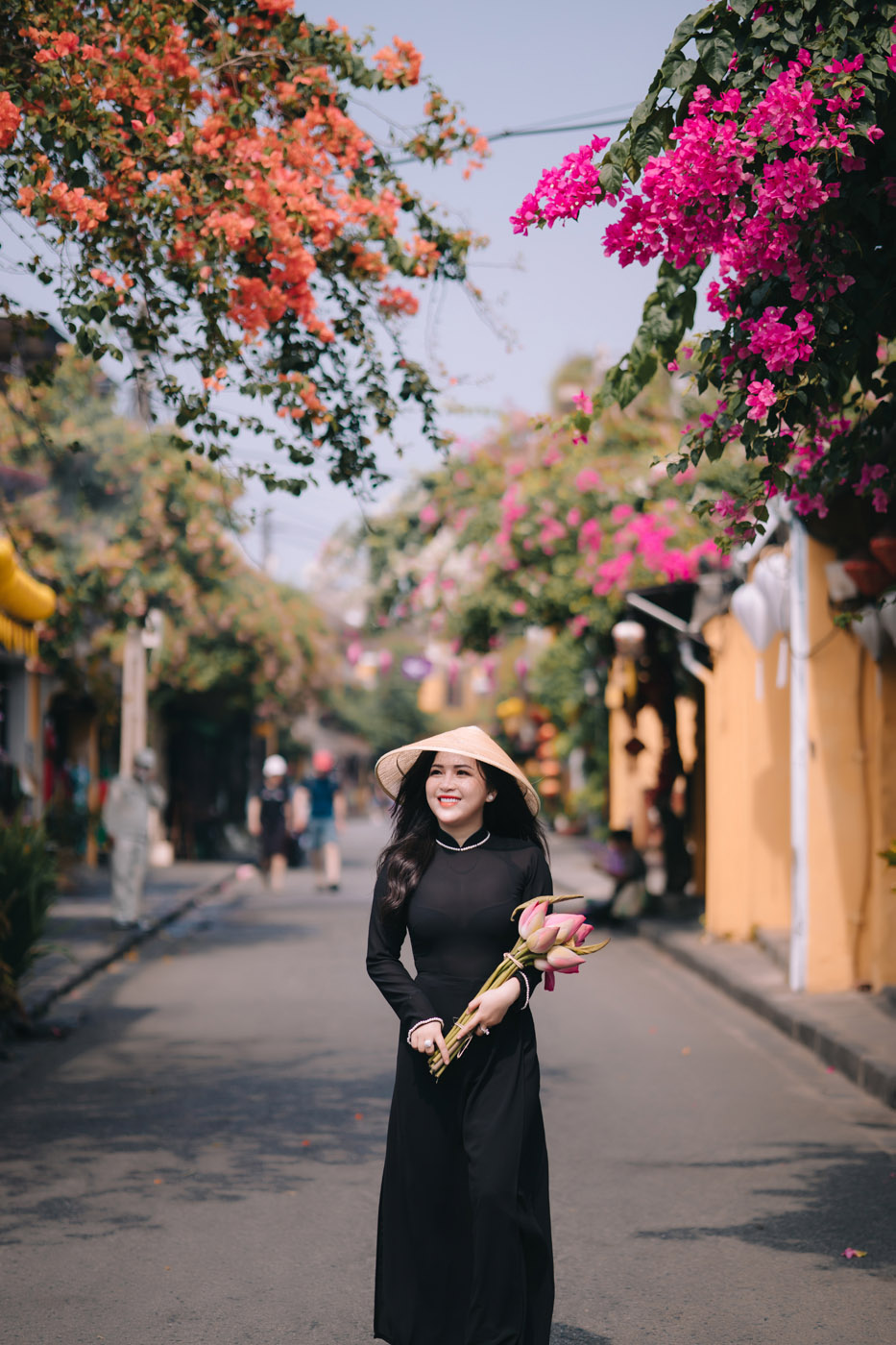 Phụ nữ Việt Nam và Áo Dài truyền thống