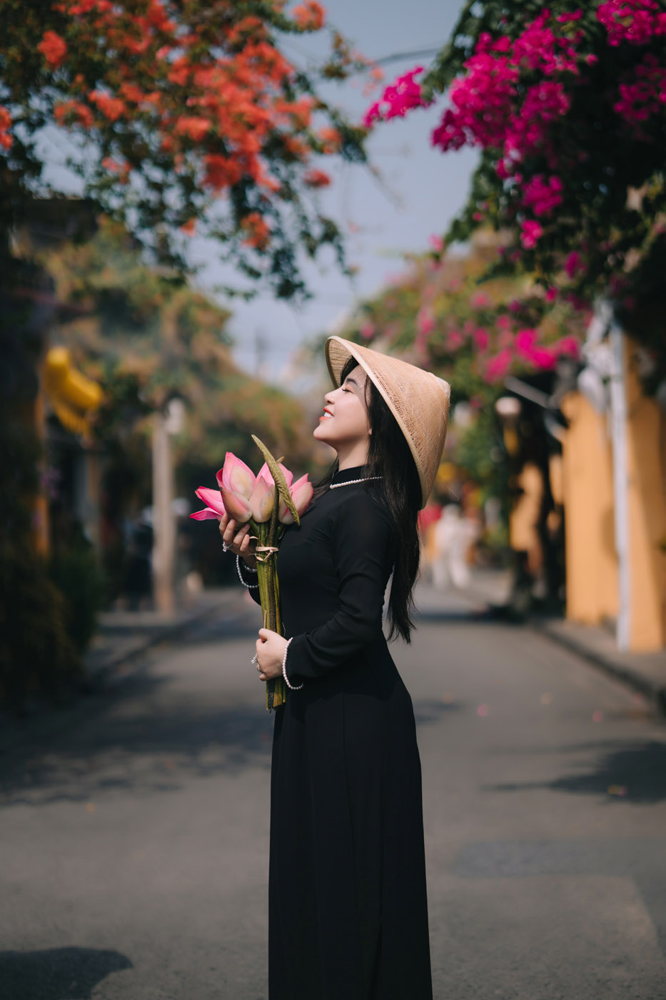 Phụ nữ Việt Nam và Áo Dài truyền thống