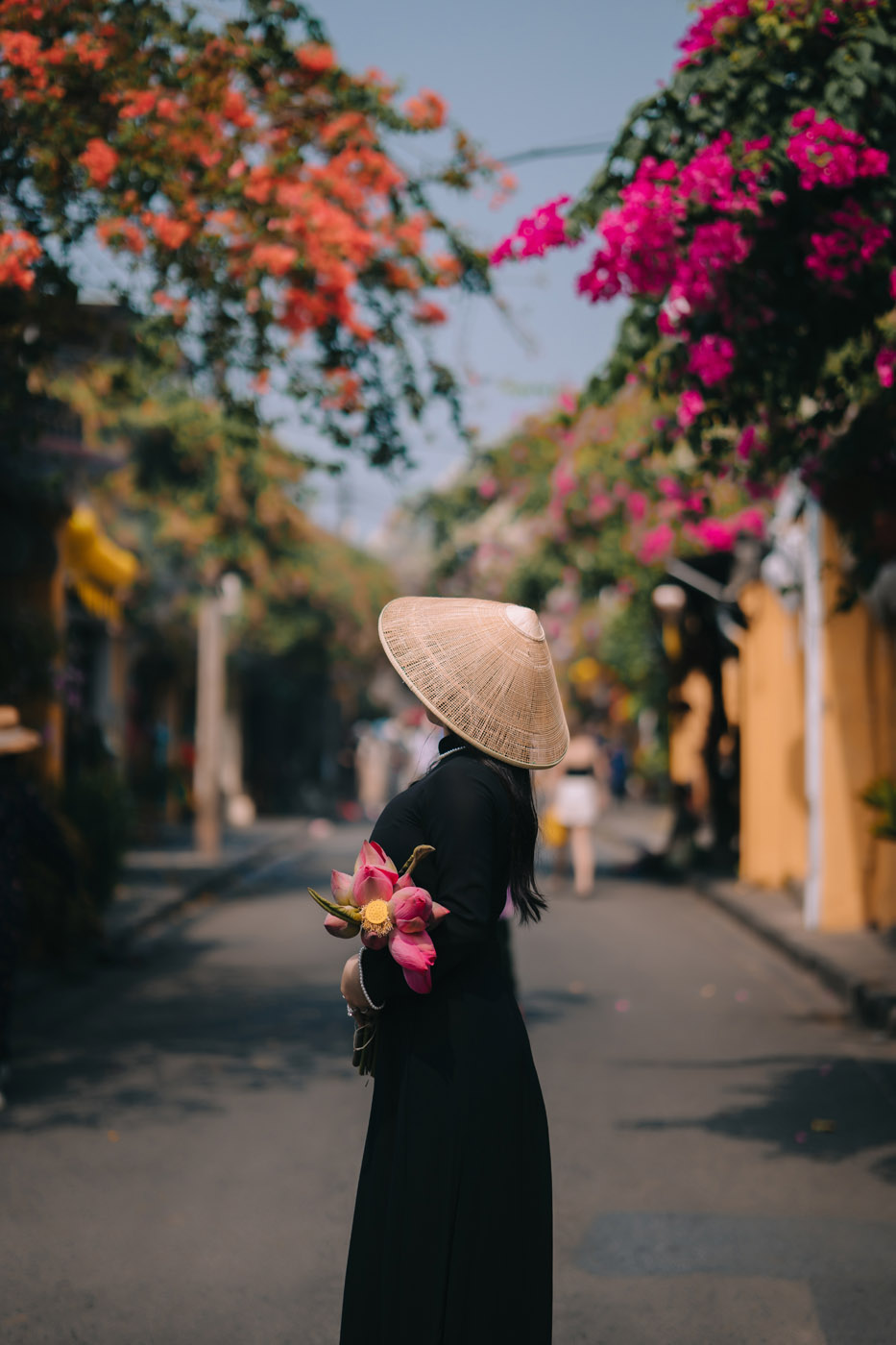 Phụ nữ Việt Nam và Áo Dài truyền thống