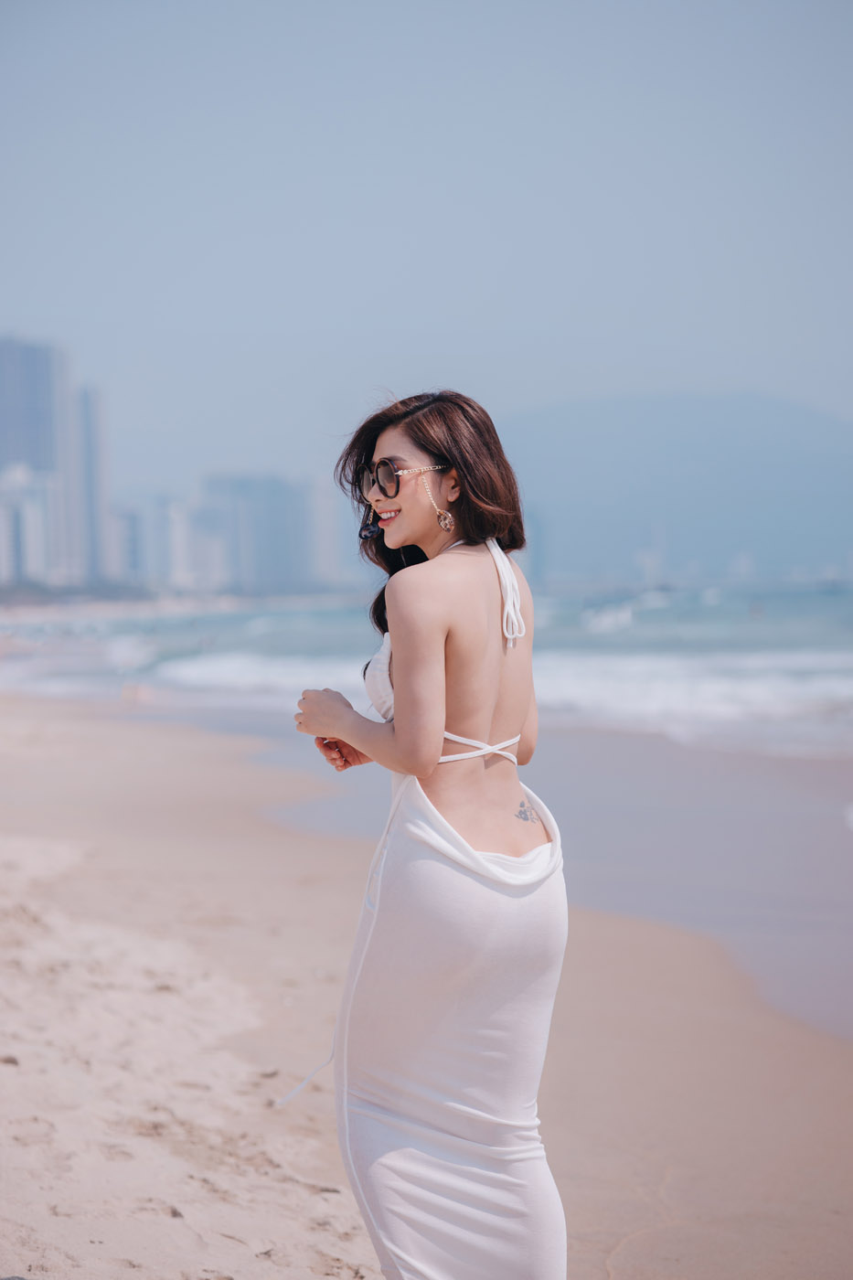 Biển Mỹ Khê - Mẹ & con gái