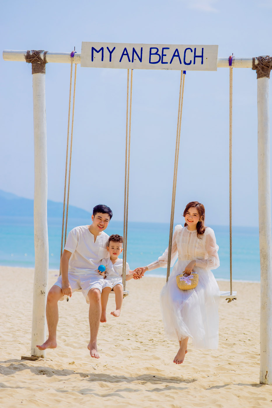 Khoảnh Khắc Bình Yên Bên Biển