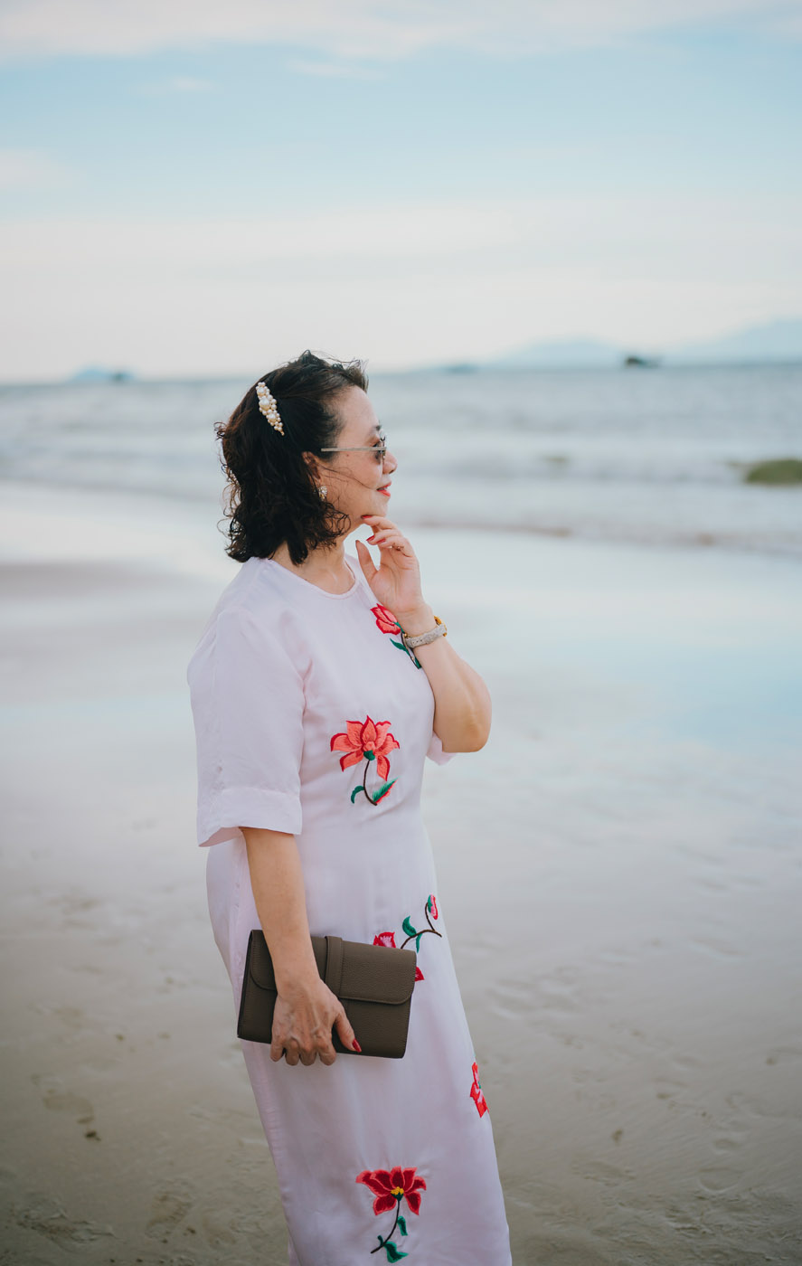 Biển vẫn xanh như ngày mình còn trẻ