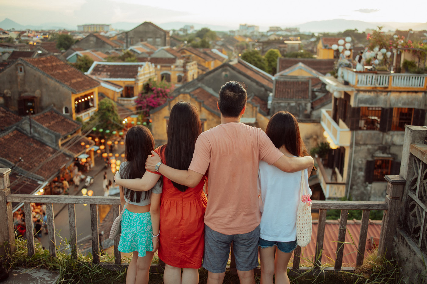 Cùng nhau đi qua những mùa yêu thương
