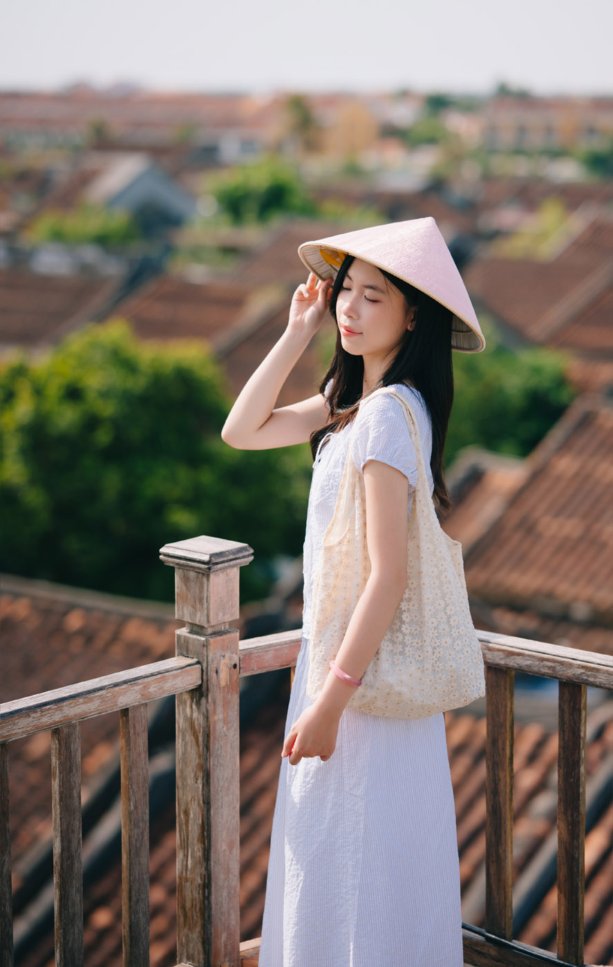 Mẹ và con gái – Một buổi sáng ở Hội An