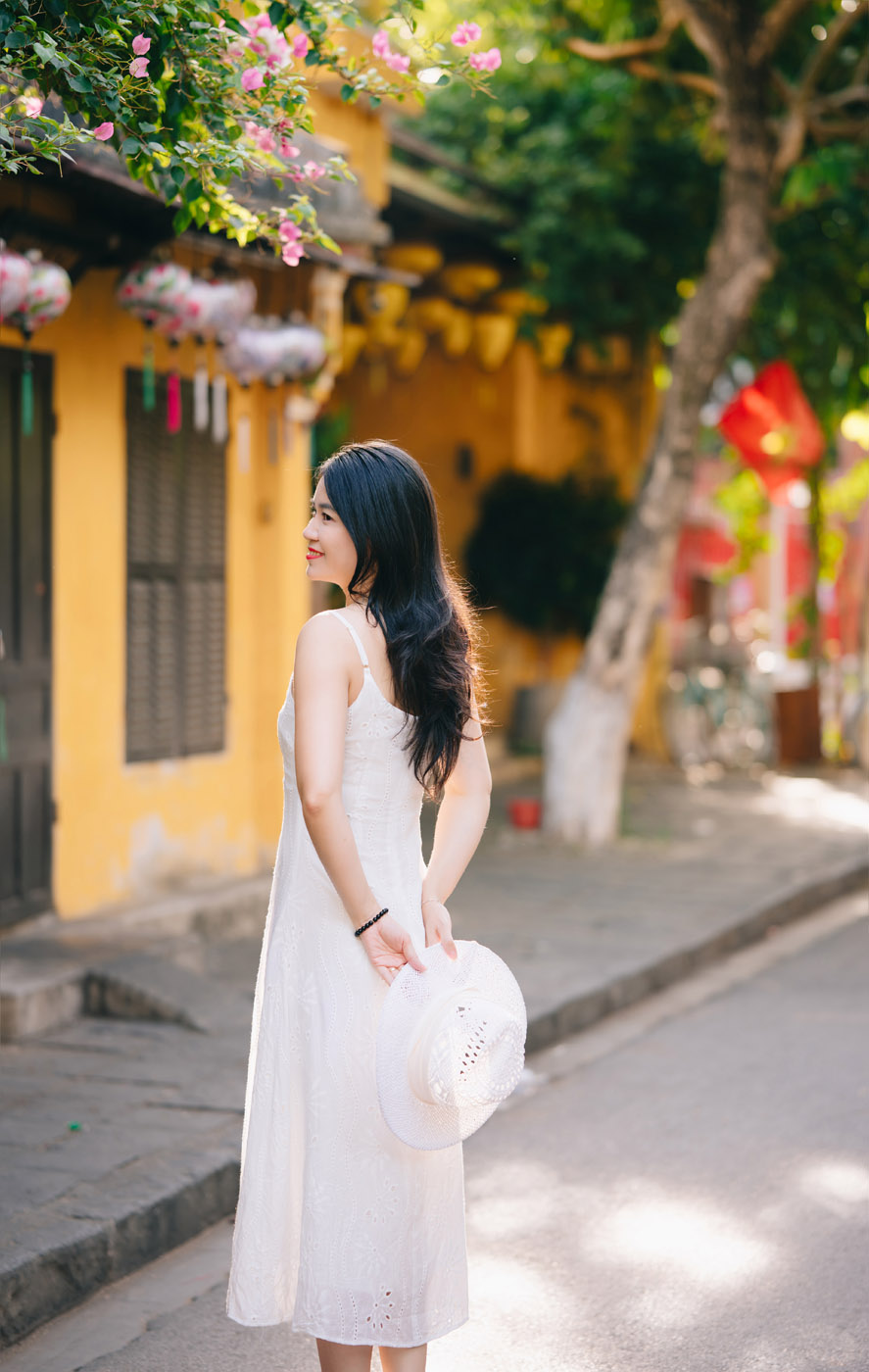 Mẹ và con gái – Một buổi sáng ở Hội An