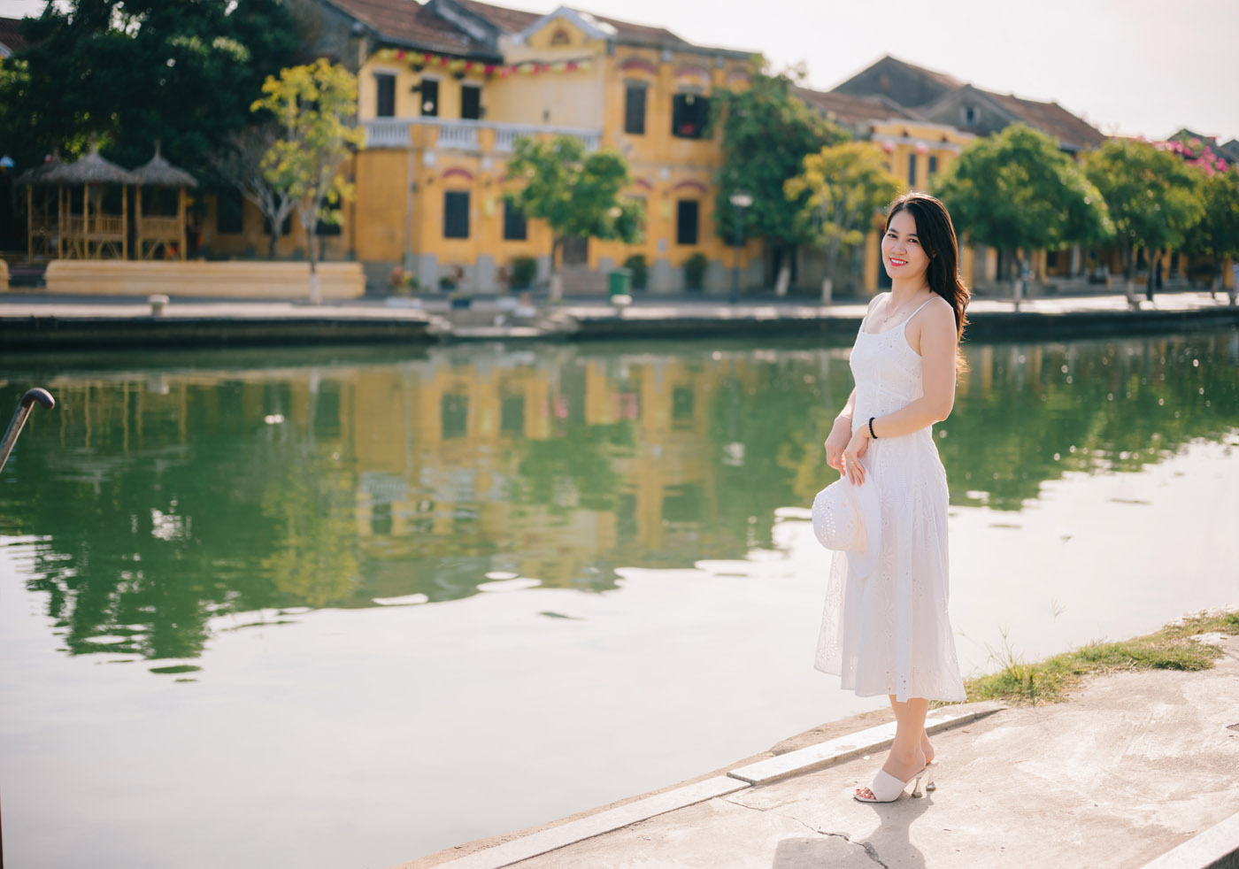 Mẹ và con gái – Một buổi sáng ở Hội An