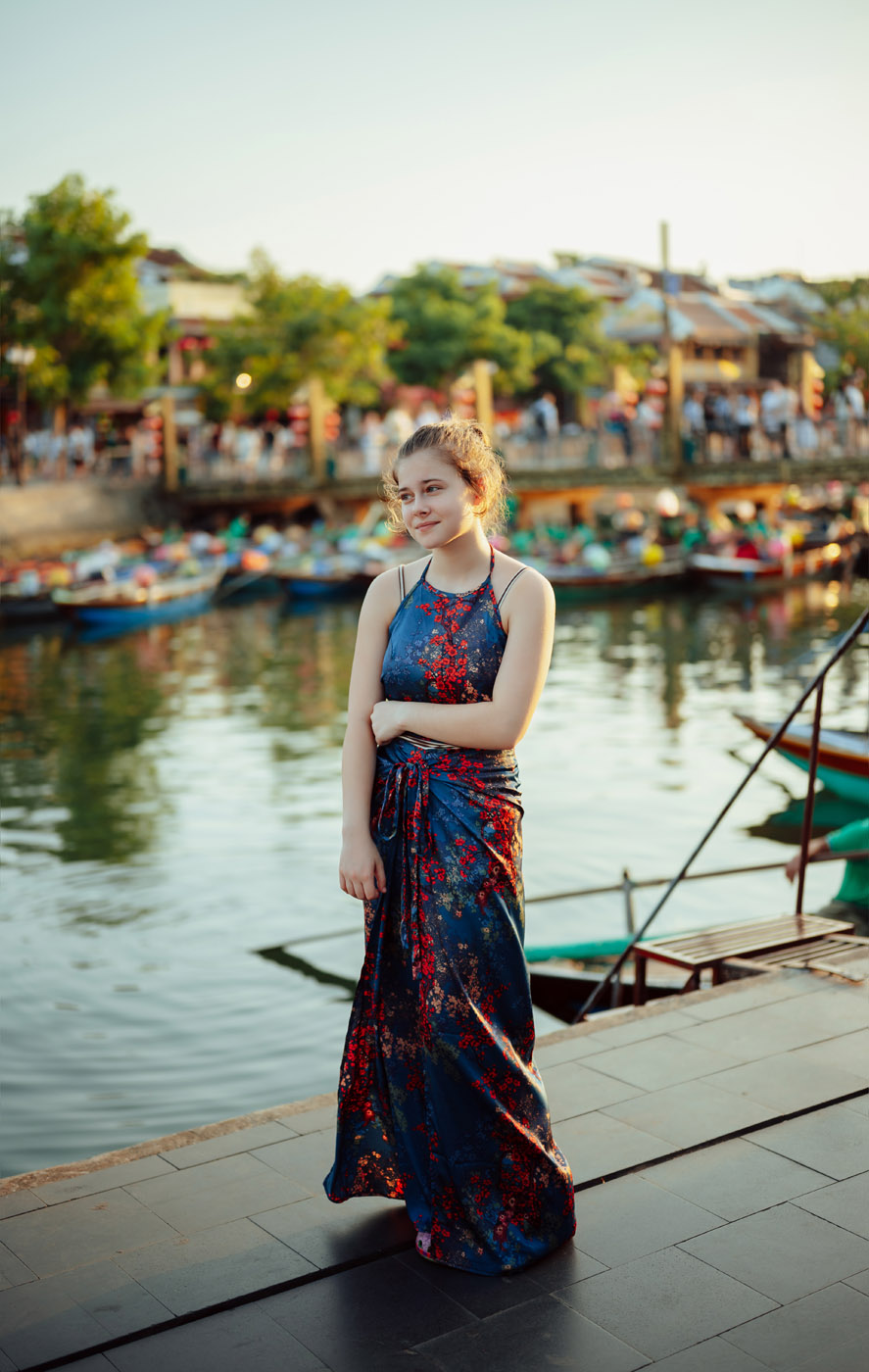 Những khoảnh khắc gia đình trong một buổi chiều ở Hội An