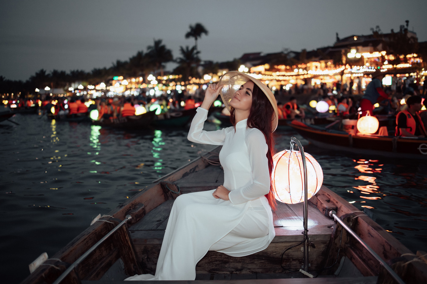 Một mình ở Hội An...
