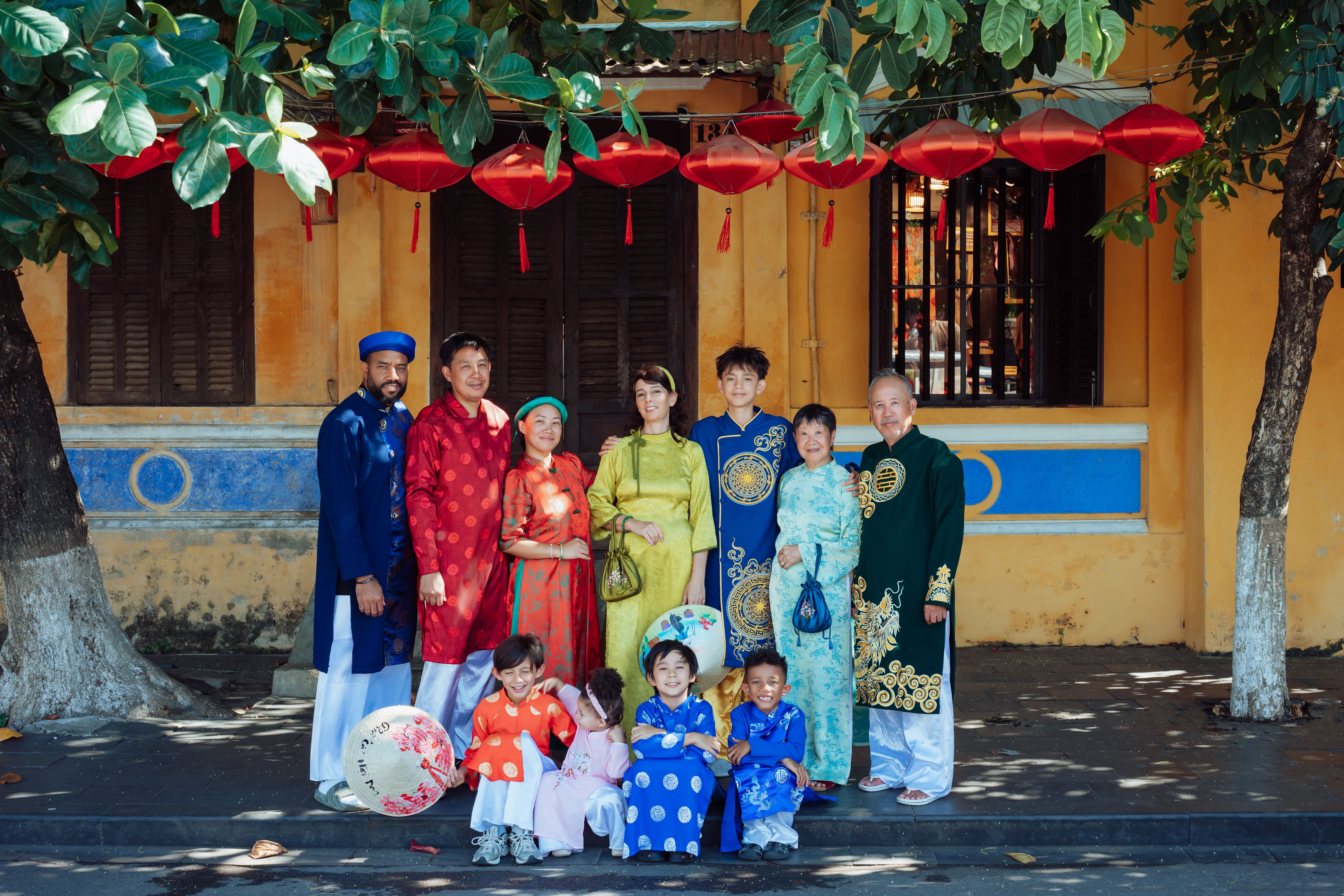 A beautiful family, a special time together, and lovely memories in Hoi An. ❤️