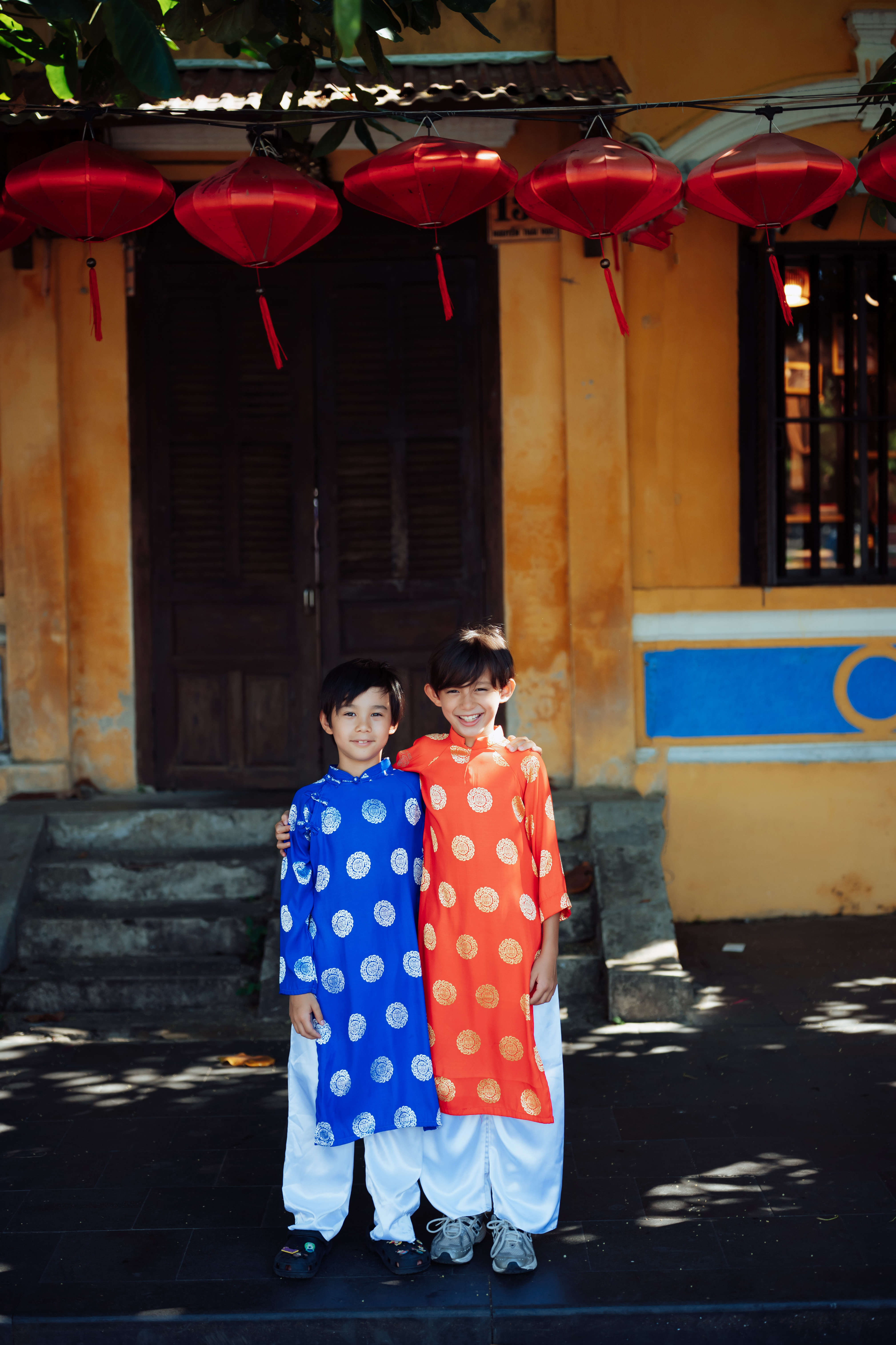 A beautiful family, a special time together, and lovely memories in Hoi An. ❤️