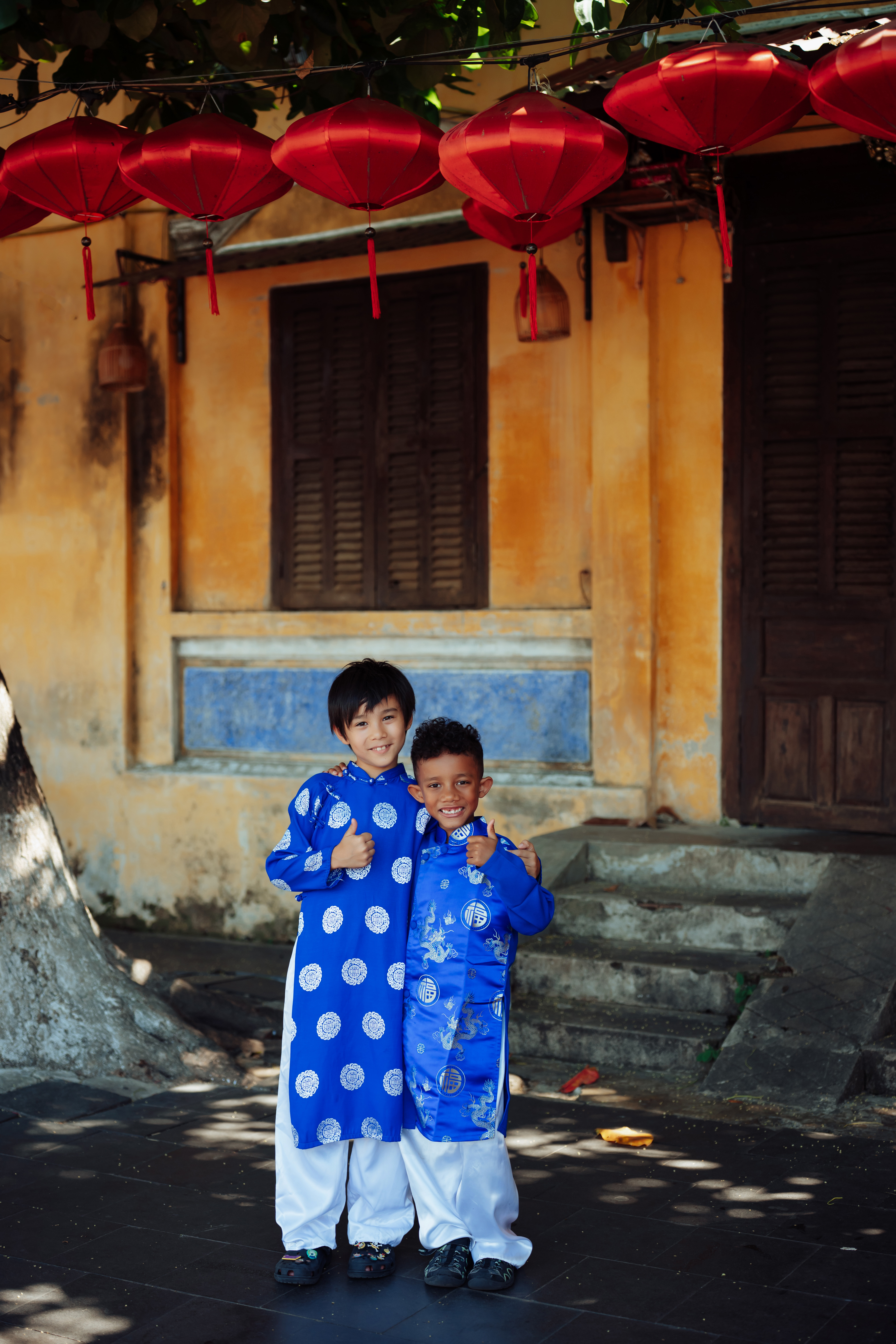 A beautiful family, a special time together, and lovely memories in Hoi An. ❤️